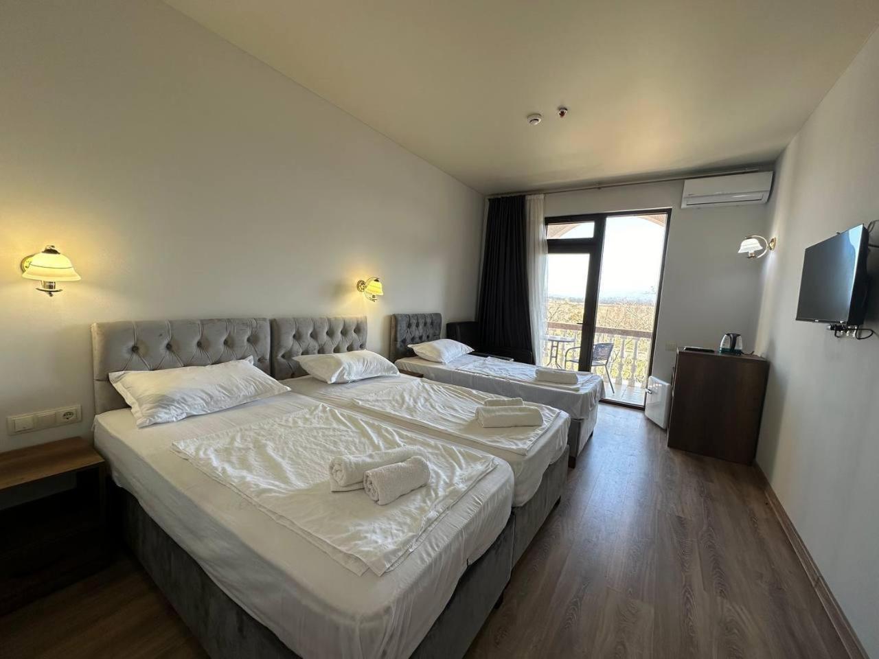 Majestic Hotel Kobuleti Ngoại thất bức ảnh