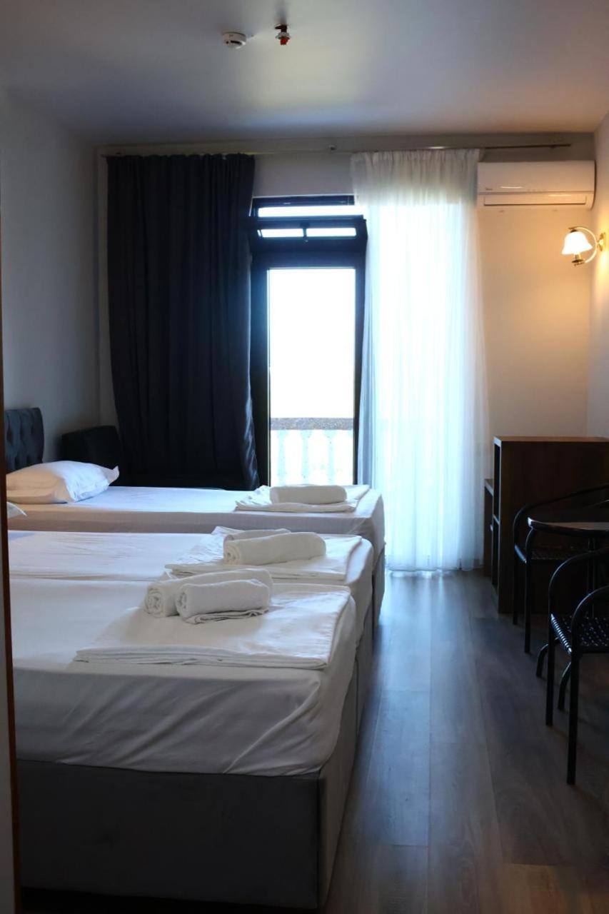 Majestic Hotel Kobuleti Ngoại thất bức ảnh