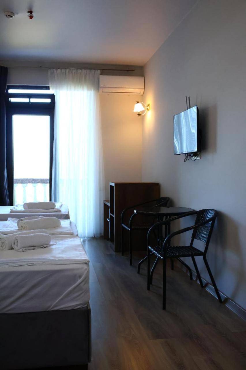 Majestic Hotel Kobuleti Ngoại thất bức ảnh