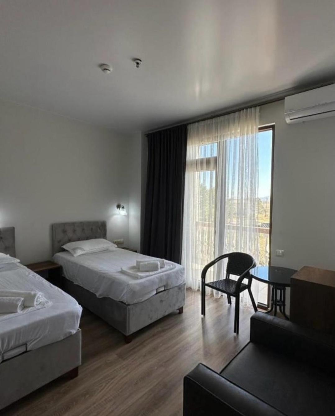 Majestic Hotel Kobuleti Ngoại thất bức ảnh